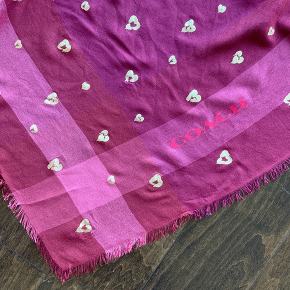 COACH Scarf in Red with Gold Metallic Hearts - Picture 1 of 3